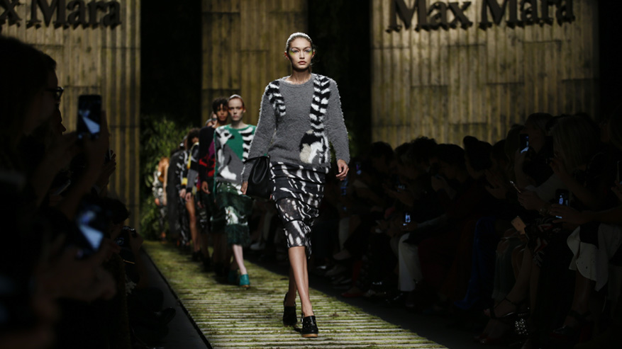 Spring/Summer 2017 Fashion Show Tavola da disegno 1.jpg